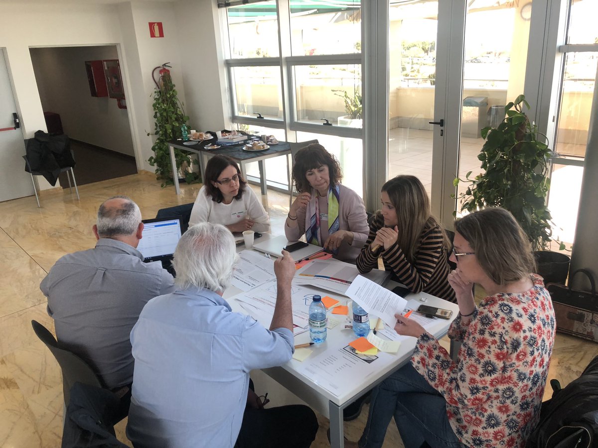 CIDA_gva's tweet photo. I es que, … amb aquestes vistes 🌊desde @GVAddigital ☀️🏖️les idees dels nostres profes de @GVAeducacio flueixen d’allò més bé 😜.
#Noestemdevacances 🙃, estem treballant per una #FPValenciana de futur #Digital i #Sosyenible. #SempreFP https://t.co/j1wEG9kiGa