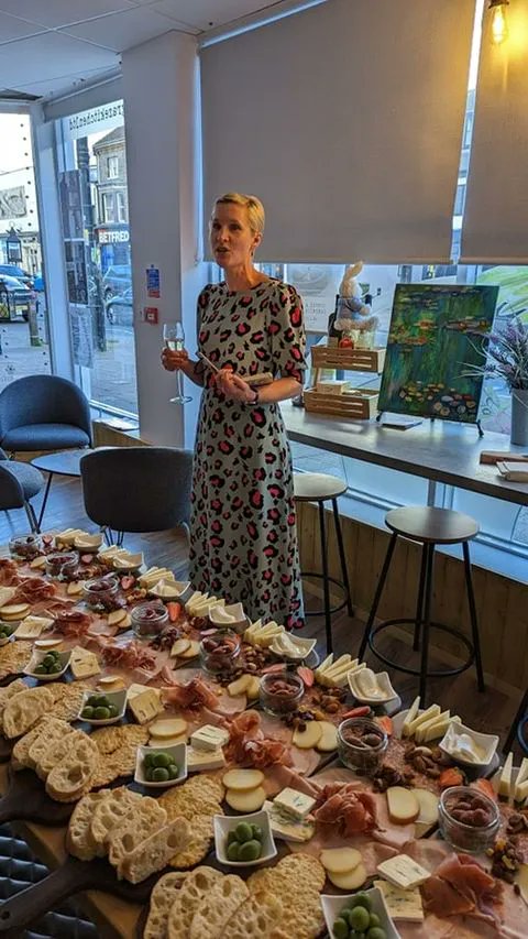 LoveNewmarket's tweet photo. Thank you to those who attended our first networking event of the year last week. Thankyou also to Liga from West Suffolk College &amp; Julie from FSB for coming along, &amp; to The Graze Kitchen for hosting. If you would like to attend our next event email manager@newmarketbid.com. https://t.co/Y5BKRzQ251