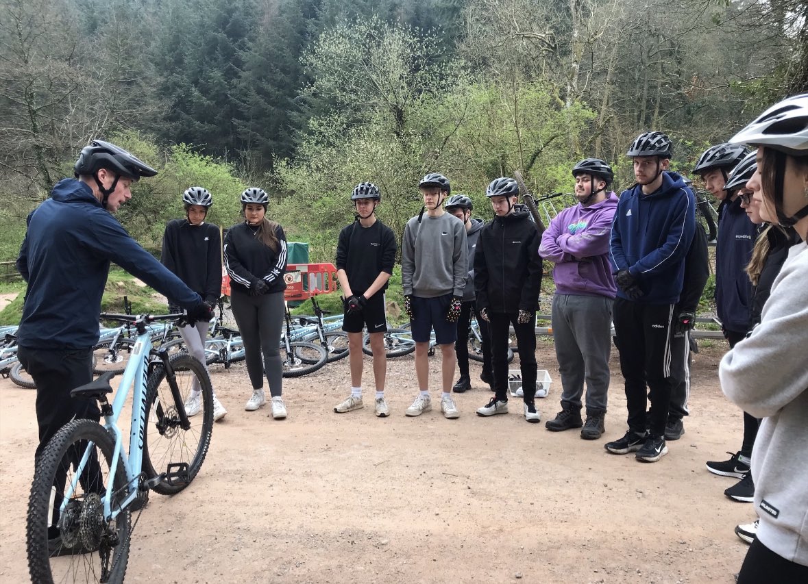 TeamUCS_CG's tweet photo. Level 3 Uniformed Protective Services Yr 2 students are up on the Quantock Hills this morning. They are being assessed in Mountain Biking as part of their Outdoor Skills unit. Next week Tree climbing!
#ExmoorAdventures
#Outsideclassroom
#inspiringlearners https://t.co/JzKjKMCOMg
