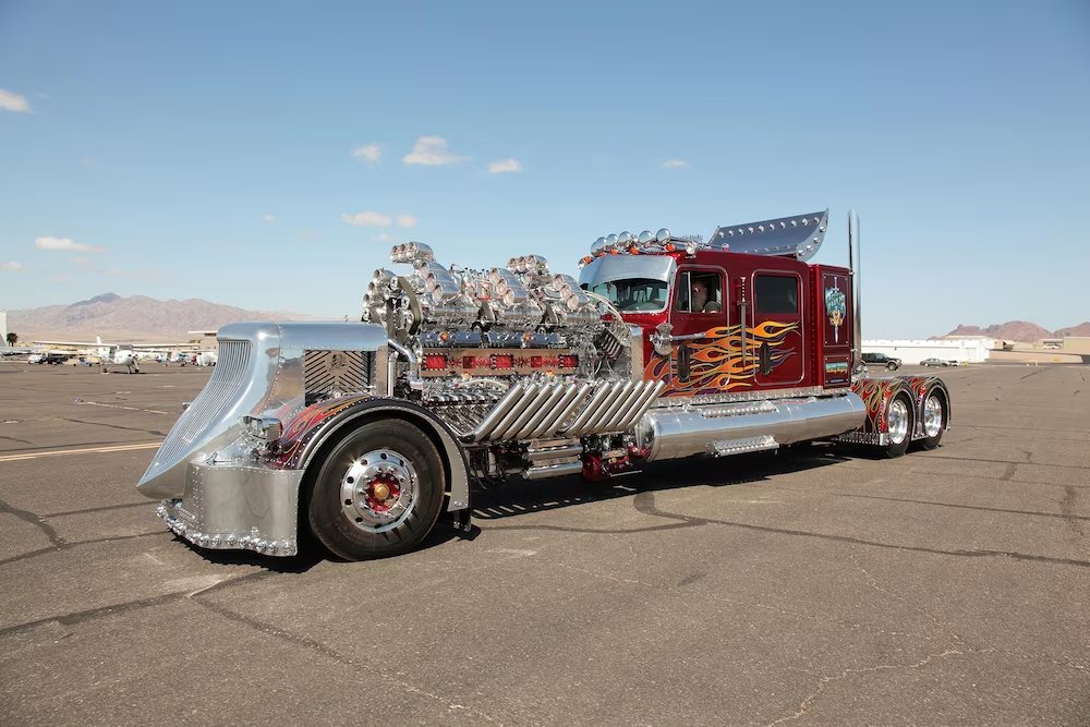 The final boss of Peterbilts. 3,424 hp. 🥵