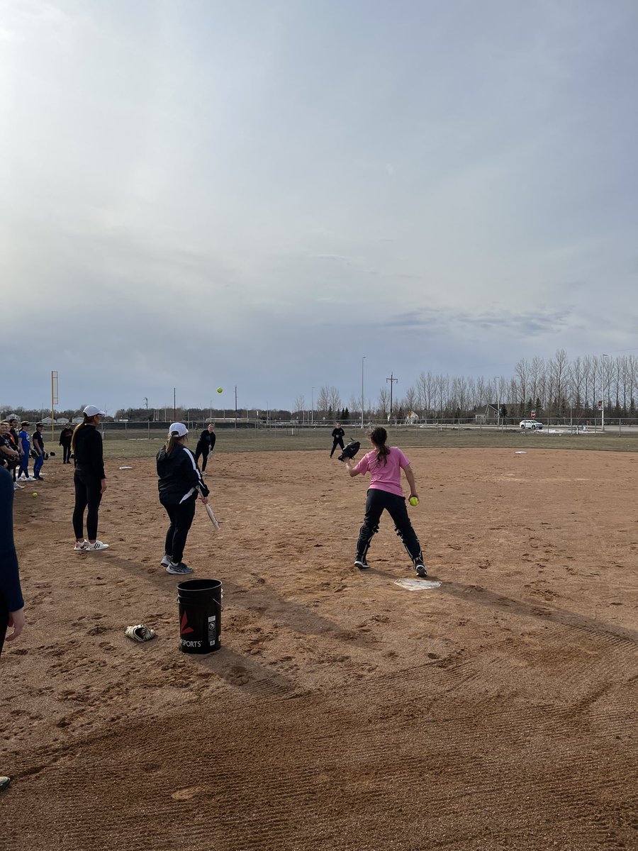 HoraceHawksSB's tweet photo. First practice on our new field yesterday! Can’t wait for that first home game soon! 🥎 #GoHawks https://t.co/AomolqYtf1