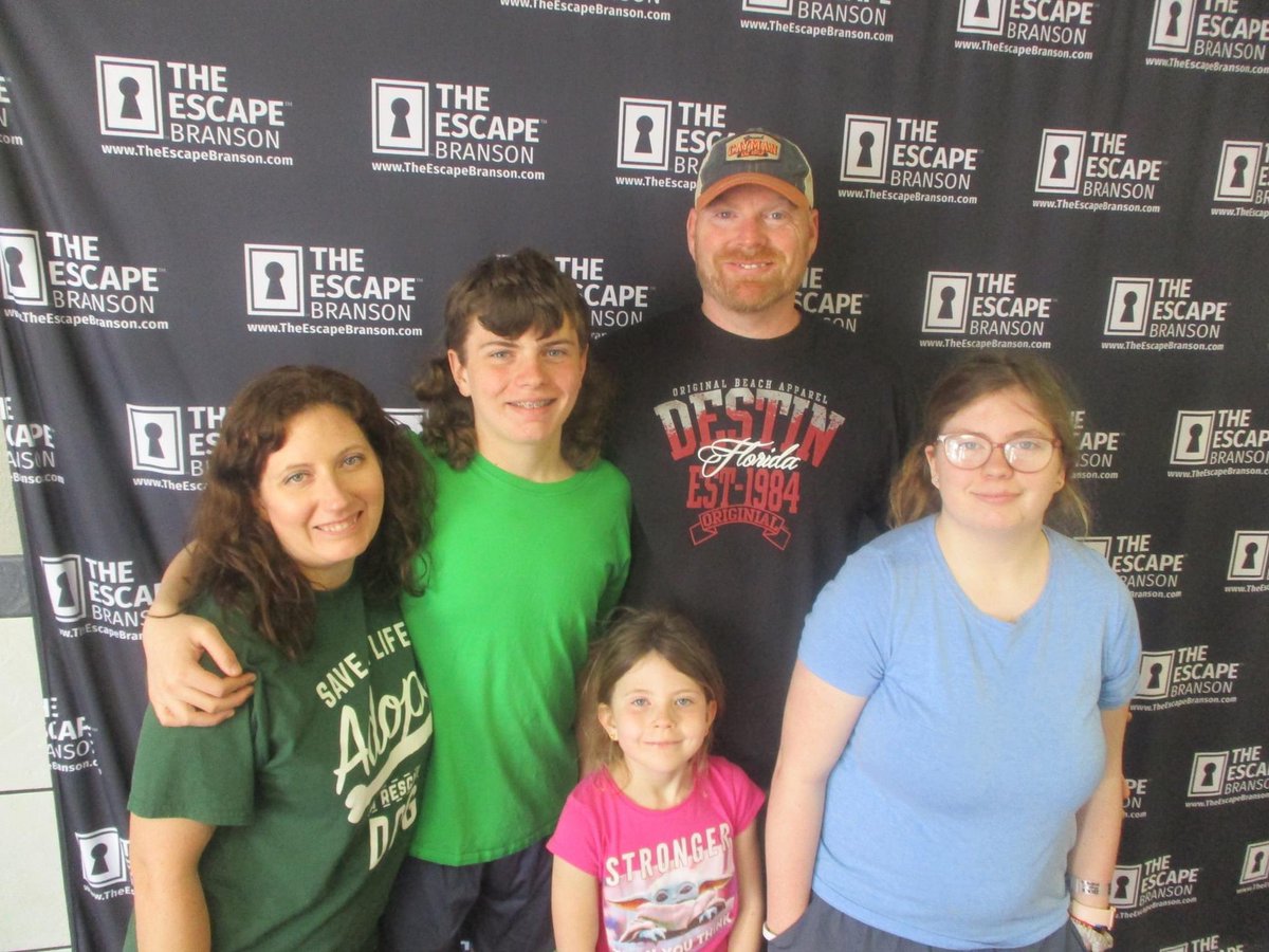 EscapeBranson's tweet photo. Thanks for escaping with us! More pictures on our Facebook page, don’t forget to tag and share 🖤🚪🔐 https://t.co/DgDolz53Fw
