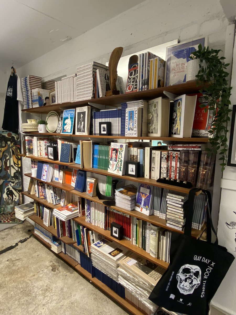 CILIPScotland's tweet photo. Delighted to have visited the @AGrayArchive today! 

Wonderful to hear about the artist’s musings, his extensive book collection and Glasgow’s history as it lived in Alasdair’s vision 💙

Did anyone know that Alasdair’s wife, Morag was a librarian? ⭐️ https://t.co/6AQK1jT1od