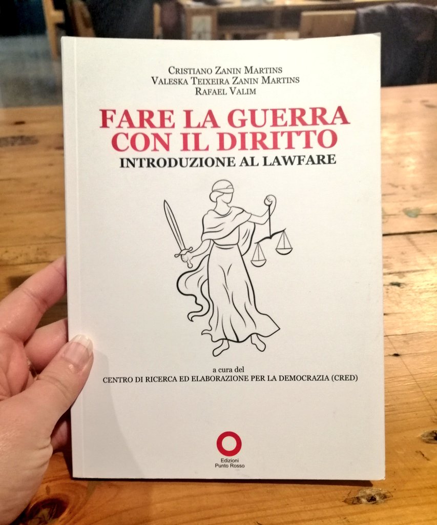 EmbaCubaItalia's tweet photo. Partecipa @EmbaCubaItalia alla presentazione e al dibattito sul libro "Fare la Guerra con il Diritto" del Dr. in diritto @RafaelValim7.
Partecipano al dibattito: Paolo Mauriello, @casari_fabrizio, @FabioMarcelli10 y @ArricaleMichela

#CubaPorLaPaz 🇨🇺
@MirtaGranda https://t.co/KzrMP00BVc