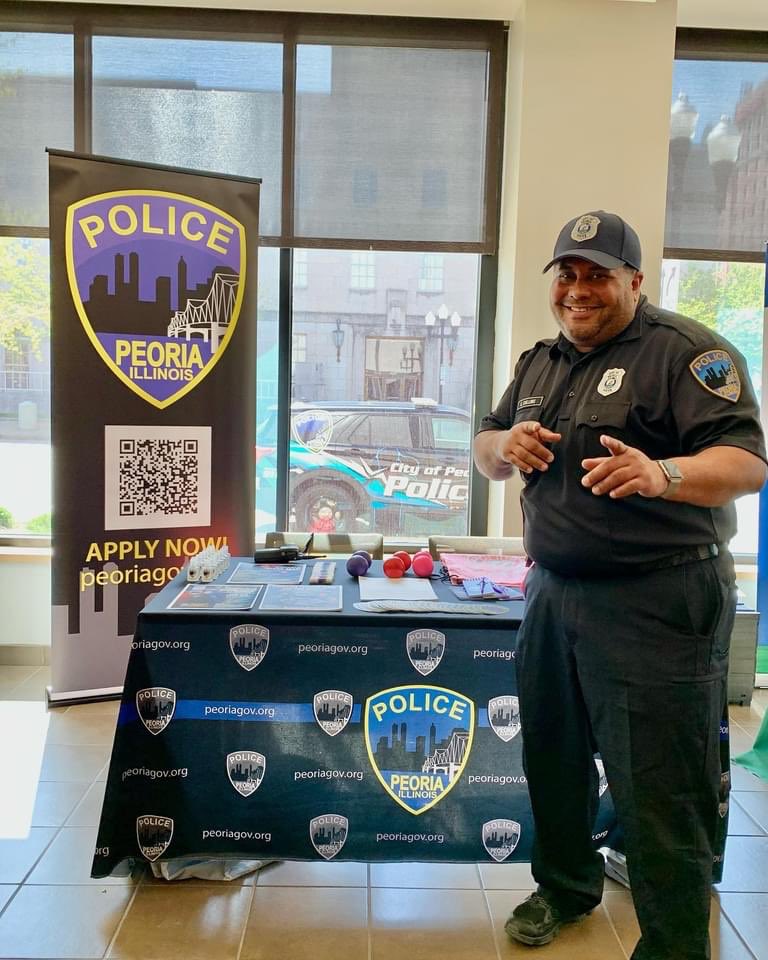 peoria_police's tweet photo. Make today the start of your new career!
Come see Officer Chris Collins or Sgt. Amy Dotson at the Peoria Public Library (downtown) from 11-2 p.m.
Bring your questions - we’ve got the applications 😋 #joinppd https://t.co/OJCEgkLHv0