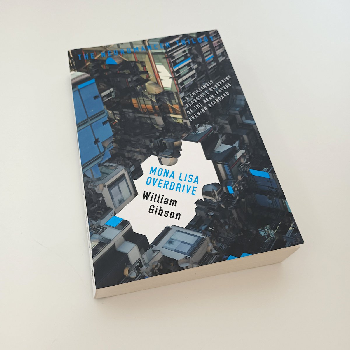 VazquezBooks's tweet photo. I just finished Mona Lisa Overdrive, by William Gibson @GreatDismal

#Cyberpunk #Neuromancer https://t.co/wBJjv7Wpnu