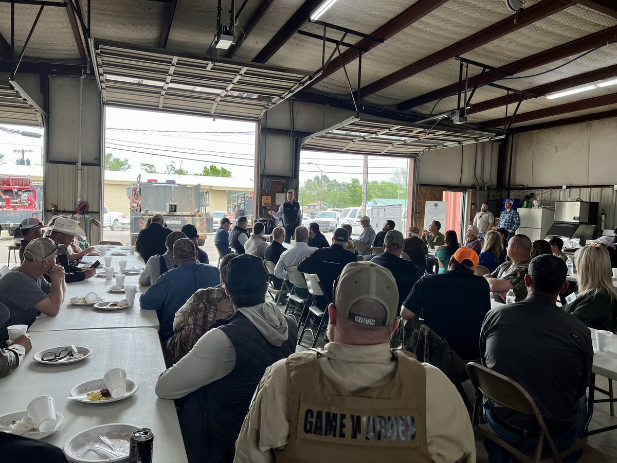 LtGovPinnell's tweet photo. Great start to the Lt. Governor’s Turkey Hunt in Okemah. With an industrial park and convenient location just off I-40, this is a perfect location for manufacturing, warehousing, hospitality development, and more. Excited to welcome new businesses to this community. #TurkeyHuntOK https://t.co/9IUOC1OFel