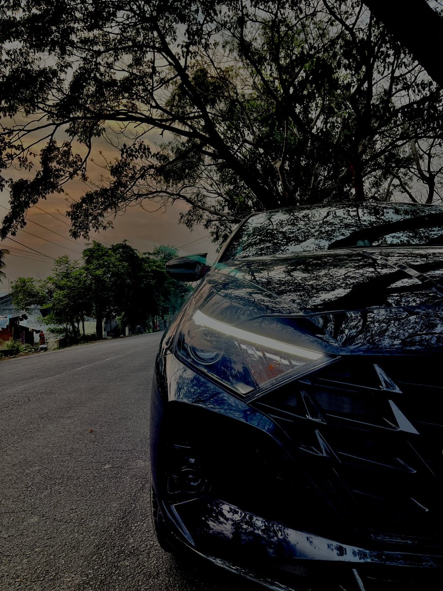 D1neshKumar11's tweet photo. #i20 🖤 #starrynight @HyundaiIndia https://t.co/c7GDY5lBLT