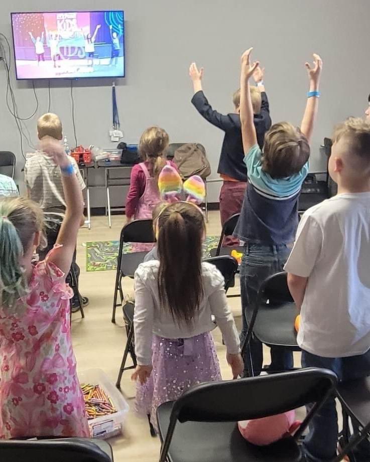 TwoRiversNY's tweet photo. Parents can have the peace of mind knowing their kids are safe and secure while praising God, meeting new friends, and learning Godโs Word each week!
Learn more about our Kids church here: https://t.co/VScaPuo6p1
#TwoRiversChurch #WeAreTRC #SundayExperience #KidsChurch https://t.co/s2E3hdPdxh
