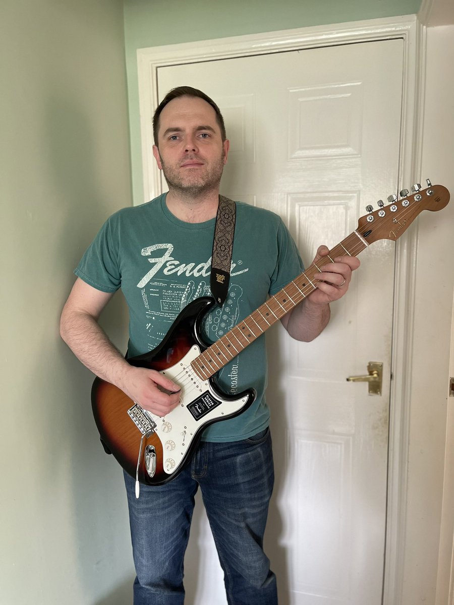 Enduring_The's tweet photo. New Guitar Day! Fender FSR Roasted Player Strat - in 3 Tone Sunburst with Roasted Maple Neck/Fingerboard and Custom Shop Fat 50s Pickups. 

@garyjford1981 @Enduring_The https://t.co/6ZzwQxK6FE
