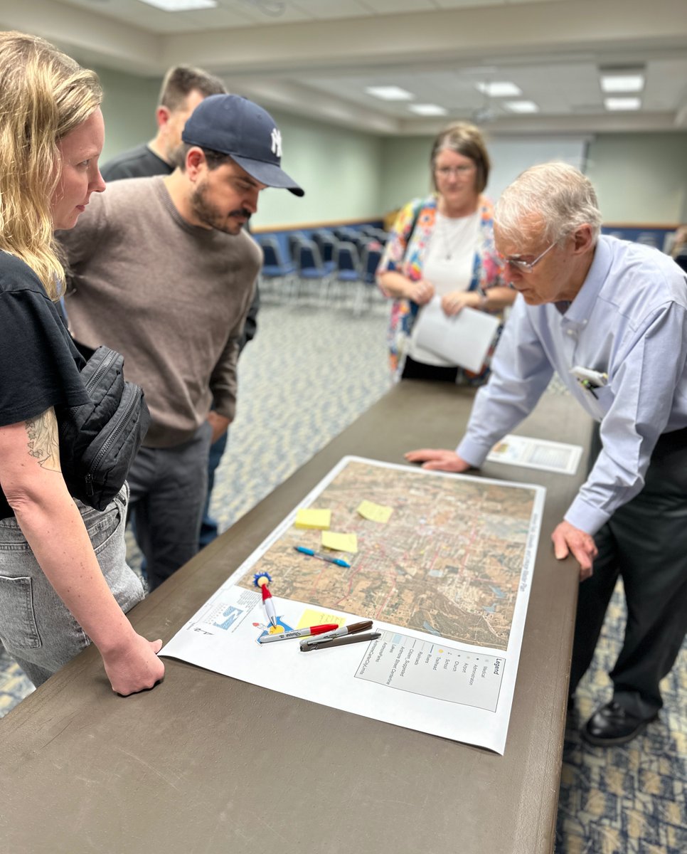 Contractor LPCI team members spent Wednesday evening with citizens to discuss the update to their Ardmore Trail Master Plan.
The update will provide the City with a current analysis and report which addresses the implementation of the city-wide bicycle trail.