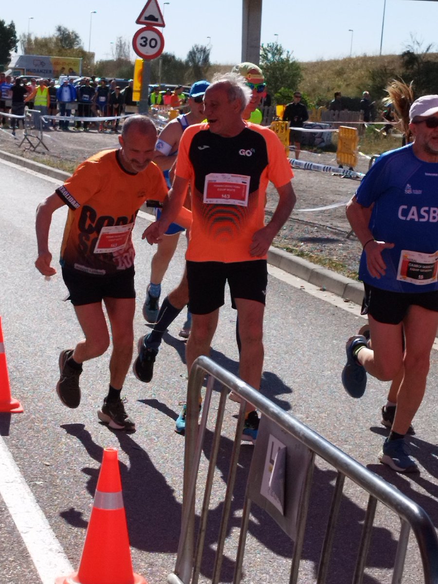 corre_solidaris's tweet photo. Agradecer a los 1600 participantes en #Maratódequips #Caminada
por poner su granito de arena para una sociedad mejor:
3450 € para @fmiquelvalls
1050 € para #LIMFACALL
300kg de residuos recogidos.
@esportscornella @BcnVoluntaria
@corre_solidaris @MartiDerm
#Alsamasa https://t.co/6hv3P5fsBK