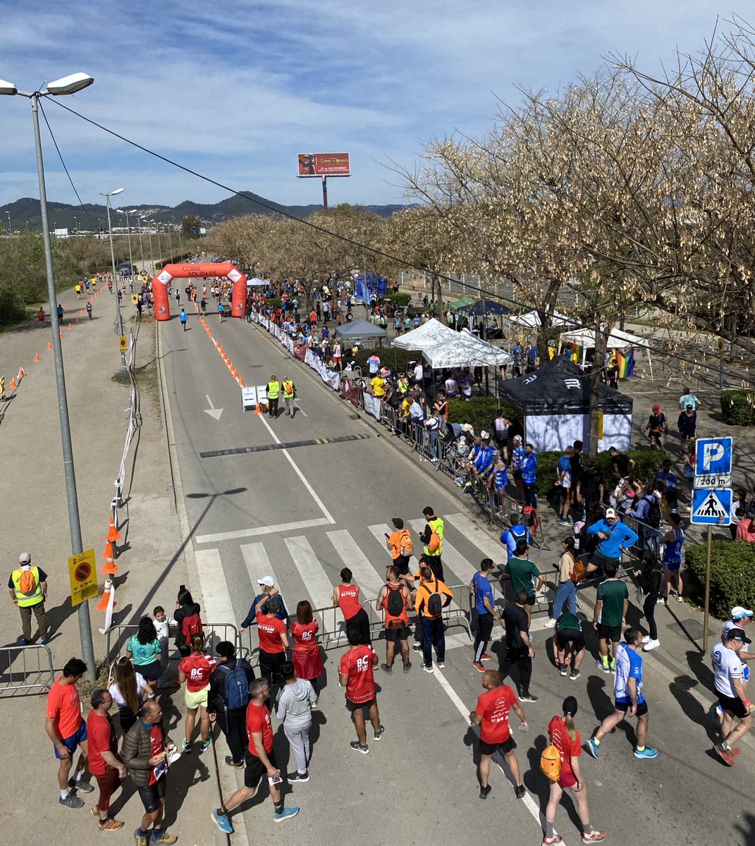 corre_solidaris's tweet photo. Agradecer a los 1600 participantes en #Maratódequips #Caminada
por poner su granito de arena para una sociedad mejor:
3450 € para @fmiquelvalls
1050 € para #LIMFACALL
300kg de residuos recogidos.
@esportscornella @BcnVoluntaria
@corre_solidaris @MartiDerm
#Alsamasa https://t.co/6hv3P5fsBK