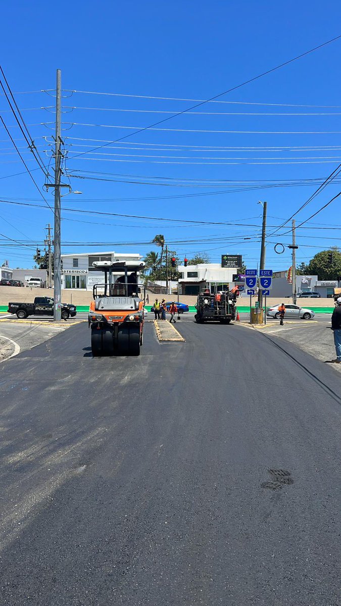 gabrielhr51's tweet photo. Culminando los trabajos de asfalto en la carretera PR-482 como parte de acuerdo con el Departamento de Obras Públicas Estatal @DTOP y el Gobierno Municipal de @QuebradillasPUR bajo el Programa de Cambiando Carriles.
#ProyectoCallesSeguras https://t.co/aX22HUc2bE