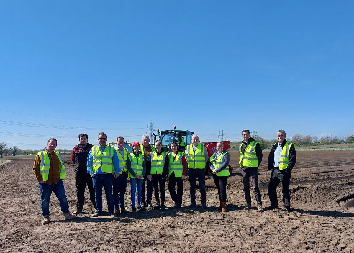 Now we're farming! Today <a href="/RS_Cockerill/">R S Cockerill</a> we welcomed our friends from <a href="/PepsiCo/">PepsiCo</a> to show them where the magic happens, down on the farm. Its been a slow start, but now we're off ☀️🥔☀️🥔#thepotatopeople