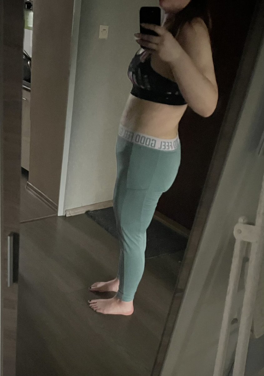 PlWeightloss's tweet photo. 3 dzień wyzwania z chodakowska ✔️
#fitkwiecien https://t.co/NNB67dPJHk