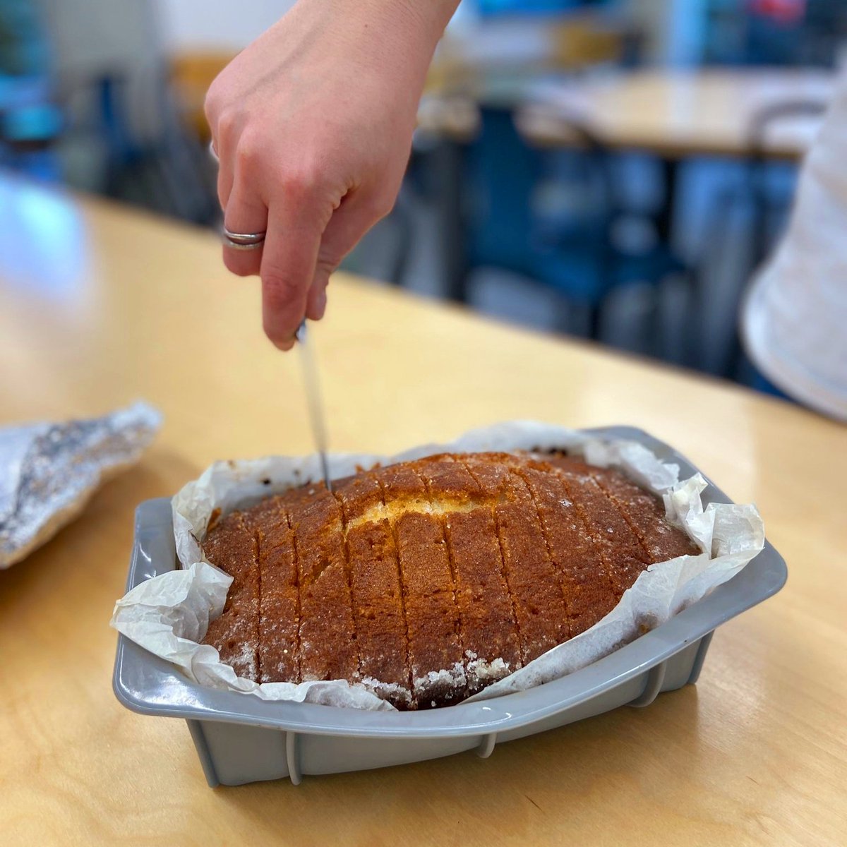 durrant_group's tweet photo. Our group CAKE CLUB is finally back after 3 years! Thanks for @eva_mazzolini making a such great cake. Really nice way to enjoy the sweet Wednesday.
#MSRH
#sciencelife https://t.co/4nQXYVXEQ2