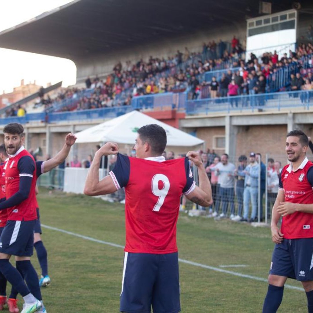 🎩 <a href="/ivan_10quinta/">Ivan garcia</a> para el <a href="/RealAvilaCF/">Real Ávila CF</a>:

🚀 𝟮𝟮 𝗽𝗮𝗿𝘁𝗶𝗱𝗼𝘀
1⃣8⃣5⃣7⃣ 𝗺𝗶𝗻𝘂𝘁𝗼𝘀 𝗱𝗶𝘀𝗽𝘂𝘁𝗮𝗱𝗼𝘀
⚽️ 𝟭𝟭 𝗴𝗼𝗹𝗲𝘀

#TFPlayers | #TransferFootballManagement