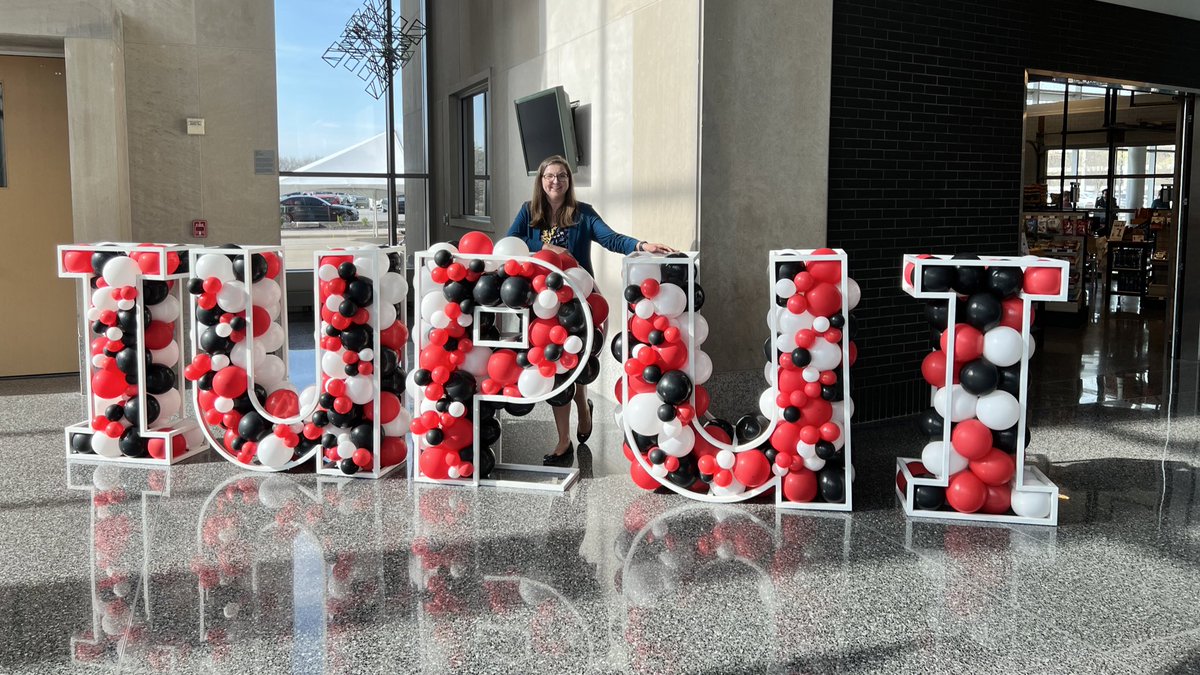 BethYoung82's tweet photo. Happy #IU Day! 🔴⚪

I am so grateful for all the opportunities this university has provided me over the last 20+ years...as a student &amp; now as an employee! ❤️ https://t.co/Pkncr7Yiyf