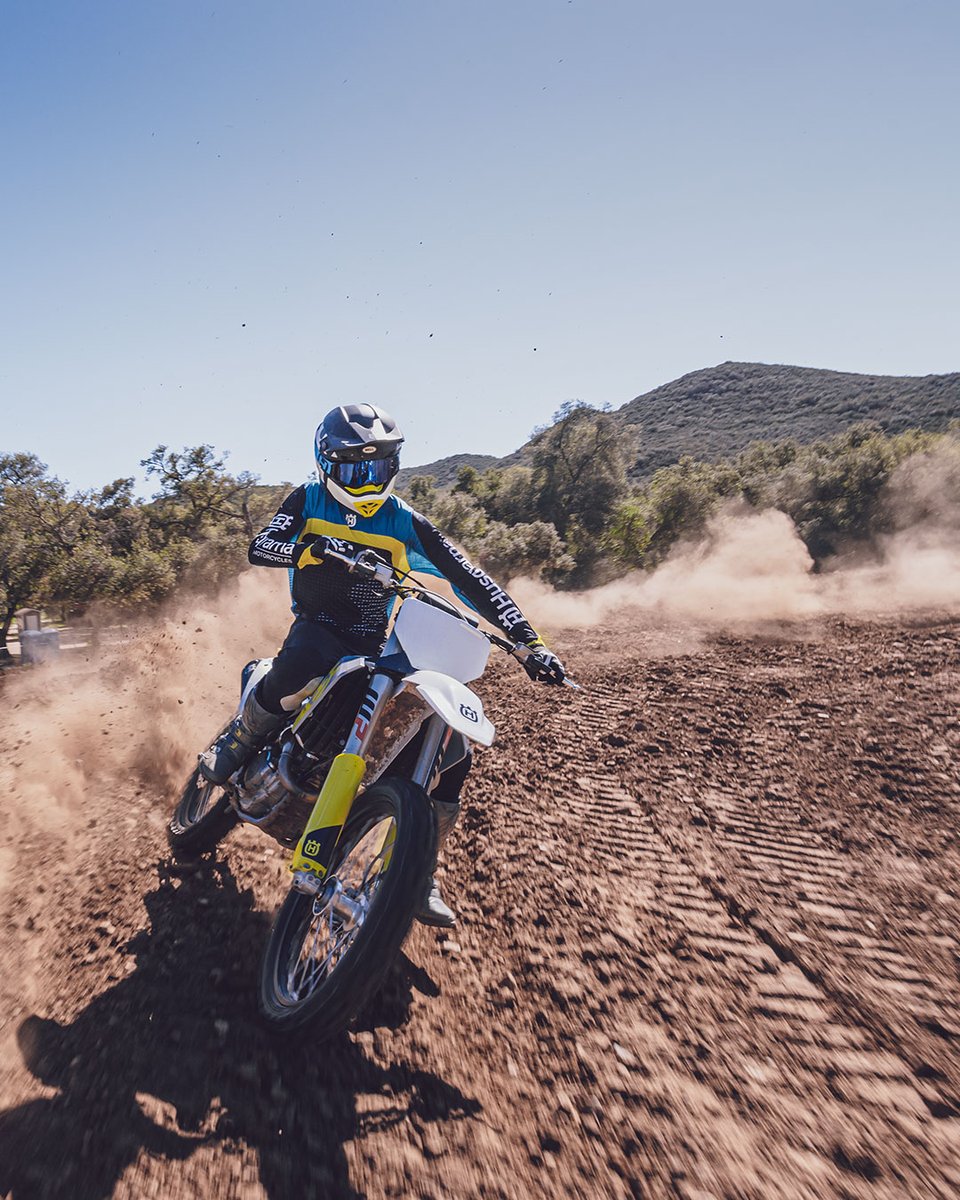 Hqv_Motorcycles's tweet photo. A little taste of how it feels to be on track with our 2023 Motocross range.
Which model would you choose?
#HusqvarnaMotorcycles #RideHusky #GoRide #EngineeredToOutperform #Motocross https://t.co/65pfSzd2sD
