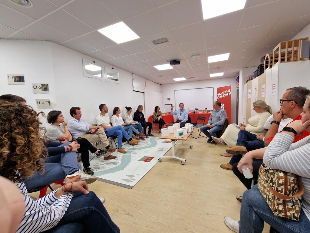 aggangutia's tweet photo. Más espacios verdes, mejorar la limpieza, más vivienda pública. Niños, niñas y adolescentes de @SaveChildrenEs plantean sus necesidades a los candidatos a las próximas elecciones en #Leganes.  #Elecciones2023 #participacioninfantil https://t.co/ecjkhfKb16