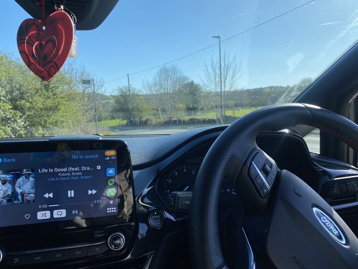 Duty calls …📞

🇫🇷>>🏴󠁧󠁢󠁥󠁮󠁧󠁿