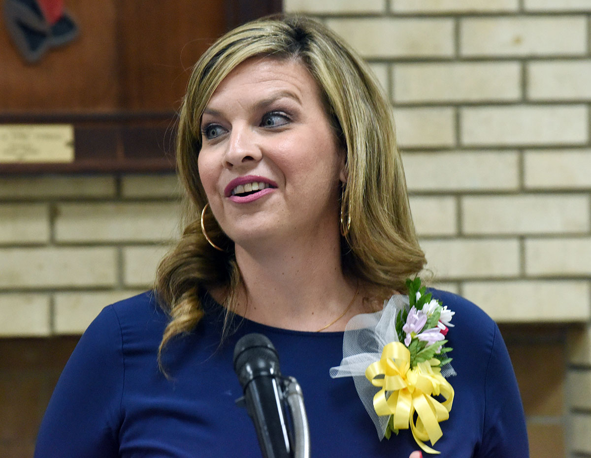 She loves her work and loves her students. She's a National Board Certified teacher who's spent 21 years at Banks Elementary School, where she's twice been Banks' Teacher of the Year. Today, Kathryn Griffin is the 2023-2024 LCPS Teacher of the Year. Congratulations, Mrs. Griffin!