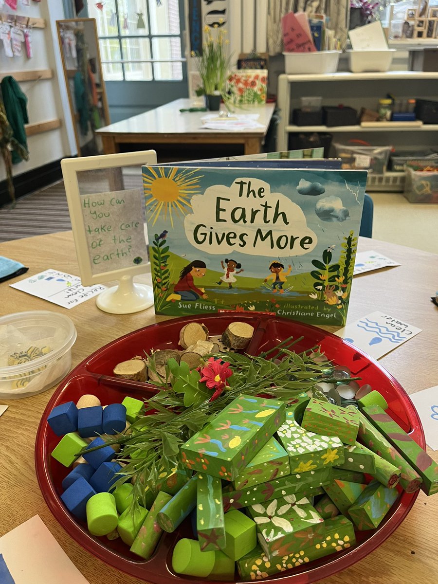 VPwithBMD's tweet photo. 💙 💚 this week’s Loose Parts centre inspired by the book The Earth Gives More in Room 105 - learning about and celebrating Earth Week. @EarlyYearsTDSB @tdsb @booklamations https://t.co/p4BnP7HGk1