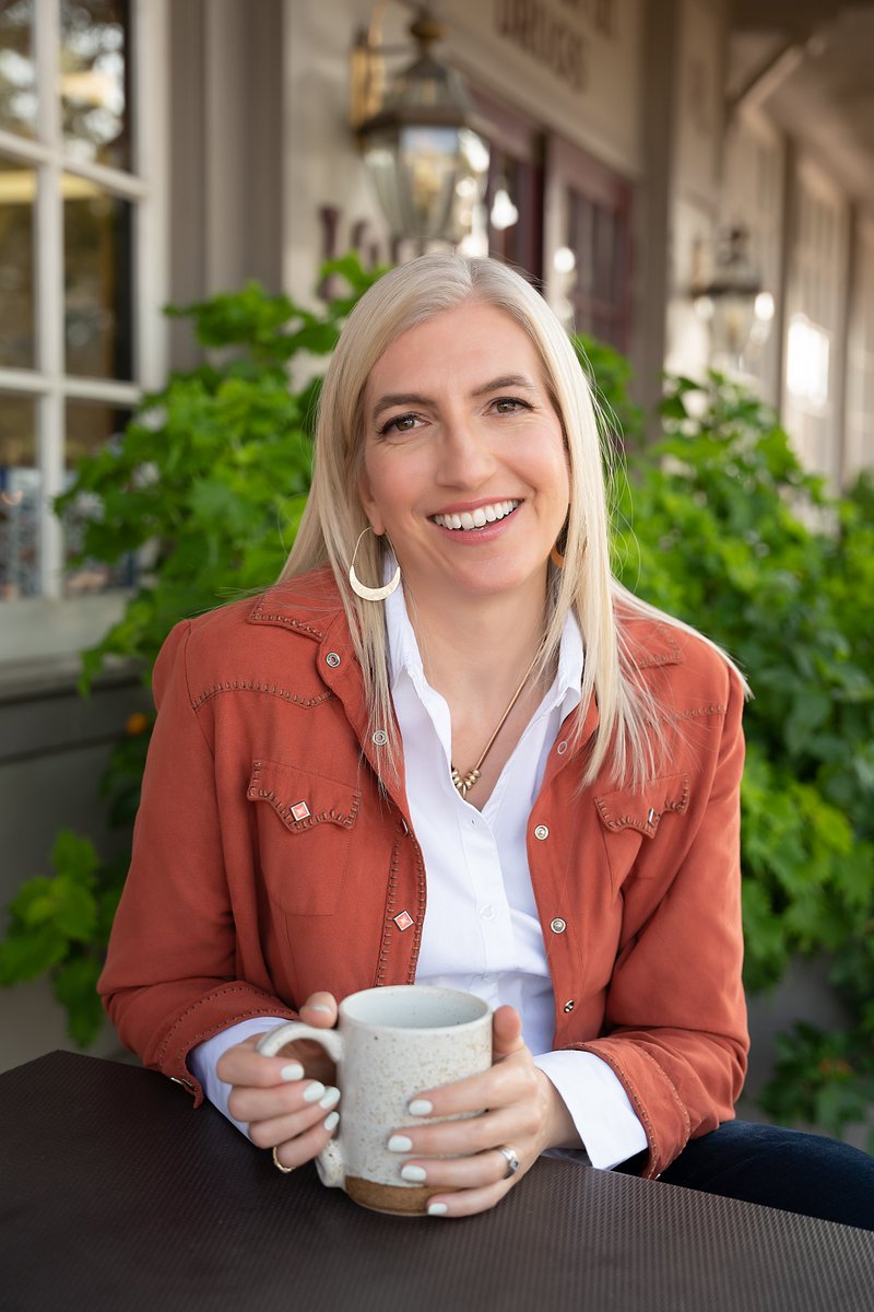 Useful tips to make your revision productive from <a href="/FairchildHawks/">Lyn Fairchild Hawks</a> 
yvonneventresca.com/productivy-for…
#writingtips #productivitytips #writinglife 
#amrevising