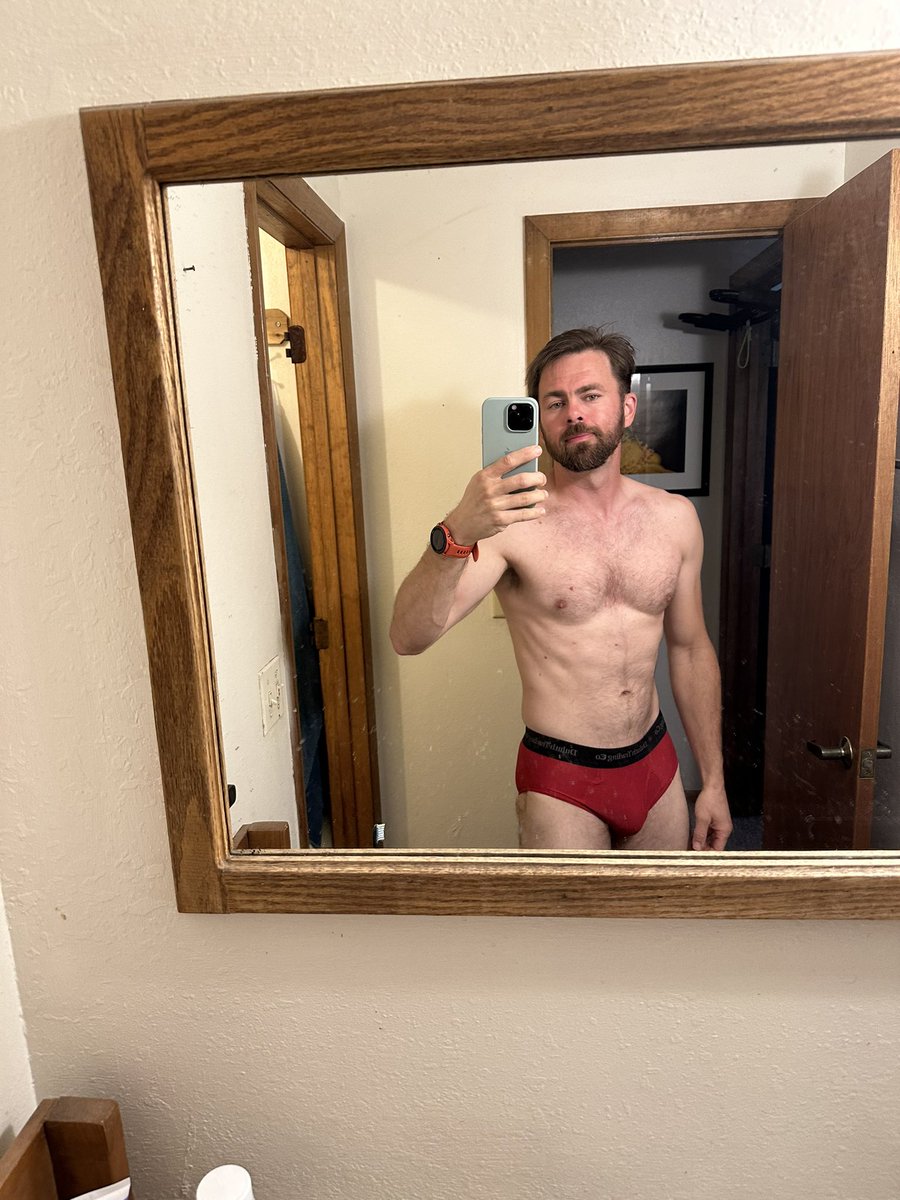 LoverBoy_8484's tweet photo. Red has always been my favorite color 
#underwear #briefs #muscular #bulge
#OF 
@OnlyFans https://t.co/u3ssA2Ivb8