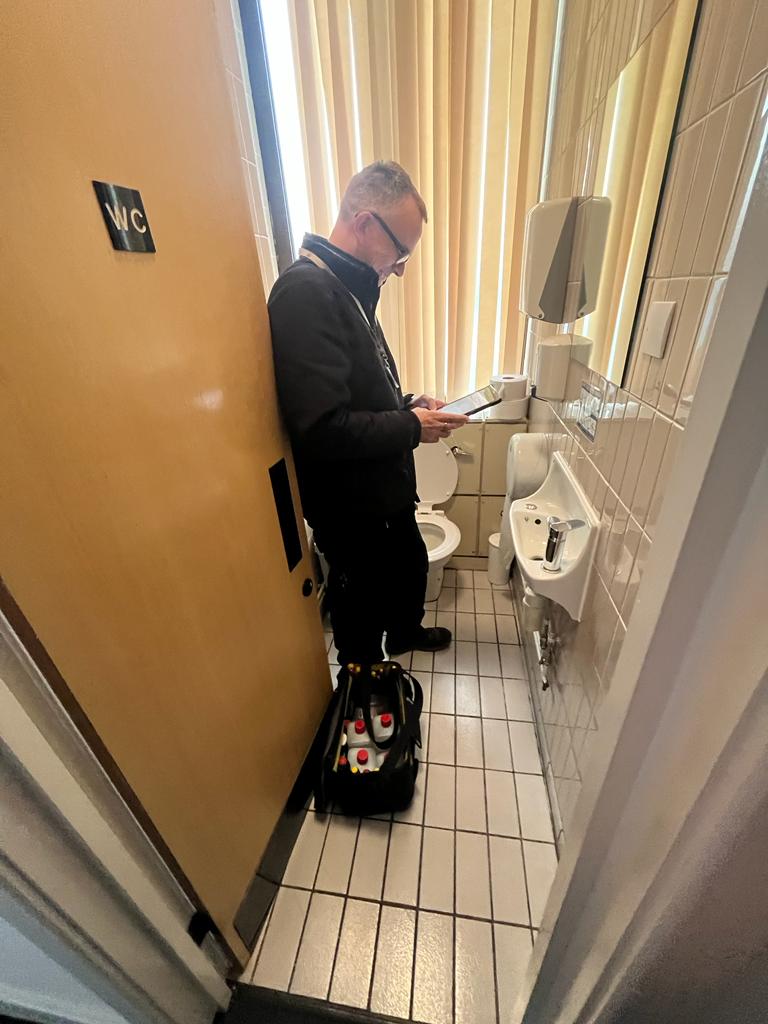 We had our #watertreatment specialist Lee on-site at offices in Crawley last week 🫗

He was busy checking water #temperatures, giving the #boiler the once over &amp; getting those all-important readings. 

#Sussex-based businesses in need of water treatment - look no further!