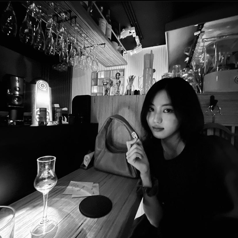awrmour's tweet photo. — duty after school lokal au —

kwon ilha x yeon bora 
“what are we? pure bestfriend or bestfriend with benefit?” https://t.co/d8K0cUD59g