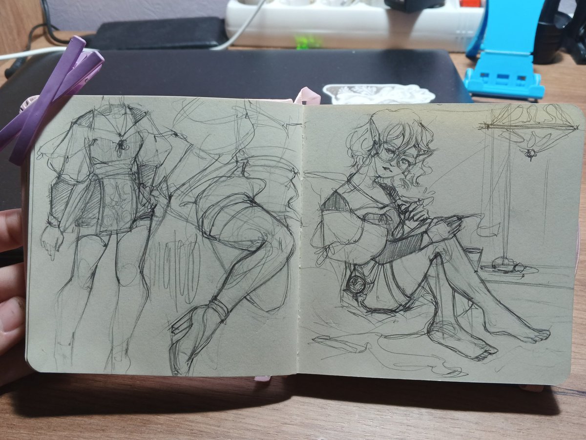 MATOIRk's tweet photo. I have slowly gained the skill I need so far, I will start uploading works, both new and old, which are not yet in the profile

#sketchbook #OC #pencilsketch #Genshin https://t.co/NaqH4BkO1z