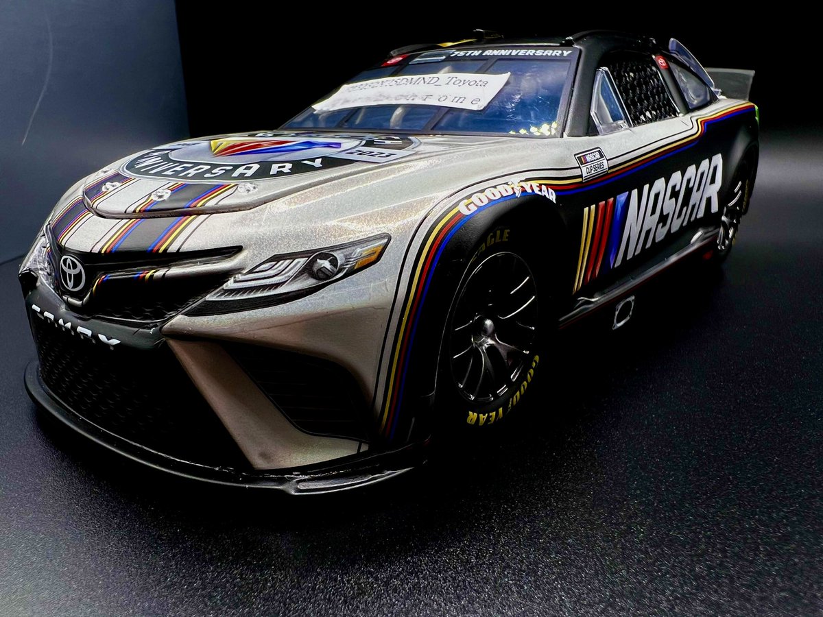 Lionel_Racing's tweet photo. This is our original diamond finish prototype, since receiving this car we have requested some tweaks to the paint to make it pop even more 💎 https://t.co/MBAfcw13sb