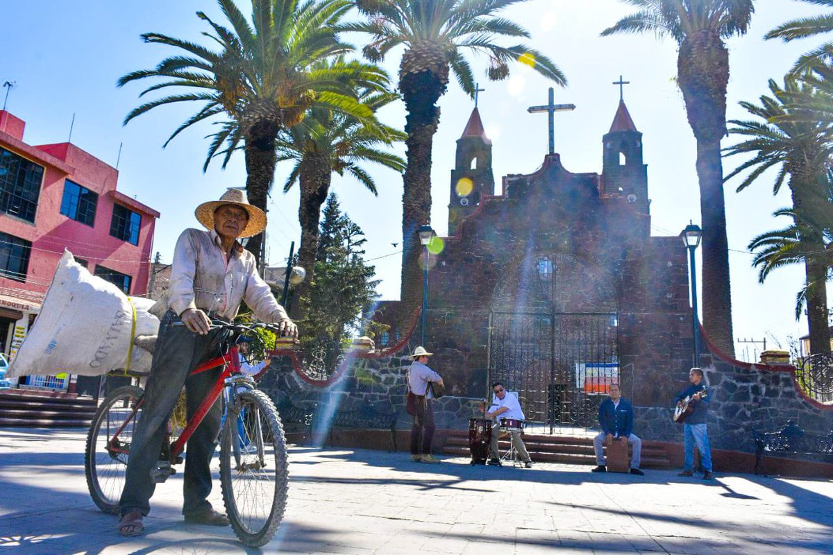 bitlamx's tweet photo. #DíaMundialdelaBicicleta 🚲

En #Tláhuac celebramos esta fecha muy especial para tod@s los ciclistas, en #Bitla rendimos un homenaje a este vehículo, ecológico y económico que es utilizado por millones de personas.

#PuebloBicicletero #CiclistadeBarrio #BicicTláhuac #BitlaMX https://t.co/ZiYvP0YjWq