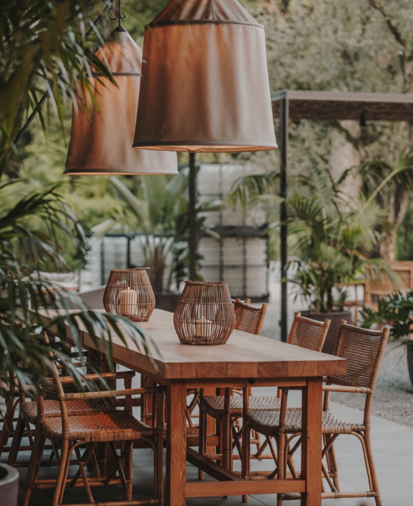MueblesLluesma's tweet photo. No te pierdas la oportunidad de iluminar con calidez tu patio, tu terraza o tu balcón gracias a este 20% de descuento en lámparas de exterior de Marset.
#marset #marsetbcn #marsetlighting #outdoordesign #diseñodeinteriores #iluminacionexterior https://t.co/NoKaWi5Zzs