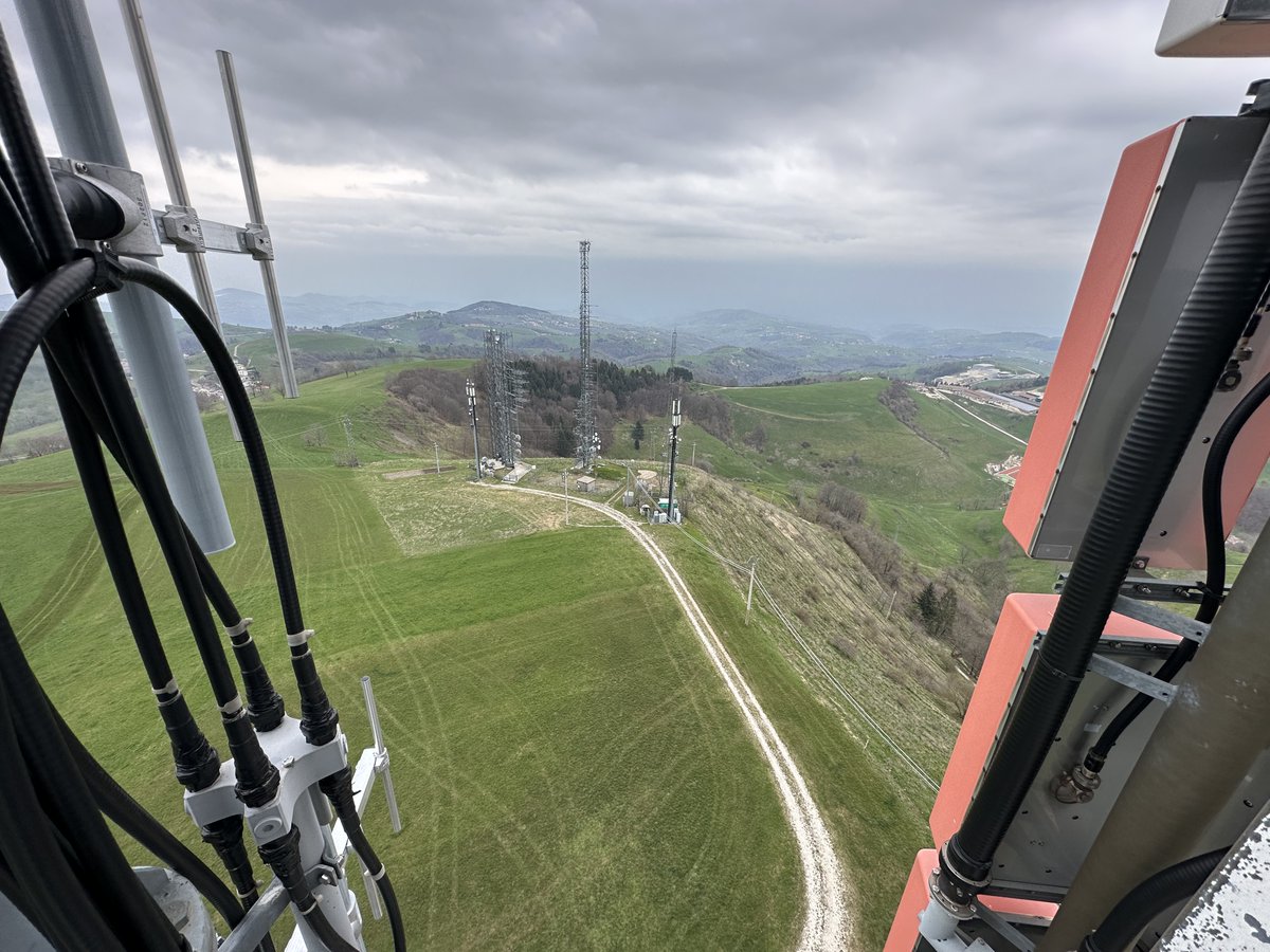 hanns's tweet photo. A view from high above the ground! #digitalradio #refarming #moreradio https://t.co/M0JrZT466v