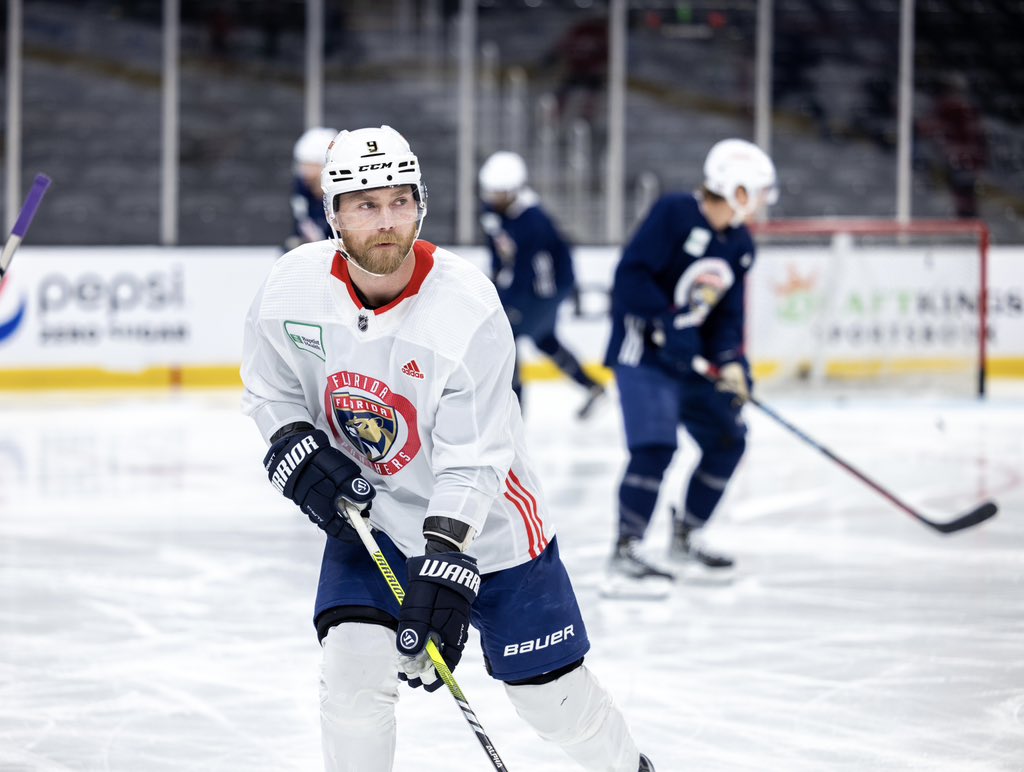 FlaPanthers's tweet photo. Benny’s back in. https://t.co/k5JDH1feqT