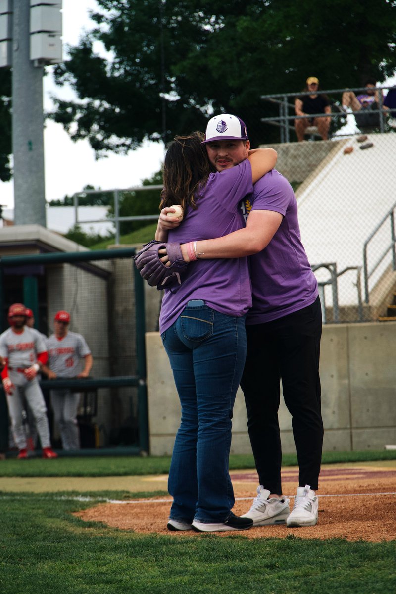 Trevor Ripke was a three-year member of the UMHB Baseball team and caught last night's ceremonial first pitch. His mom, Sharlynn, passed away in June after a nine-year battle with metastatic breast cancer. 

#gocru #crushcancer