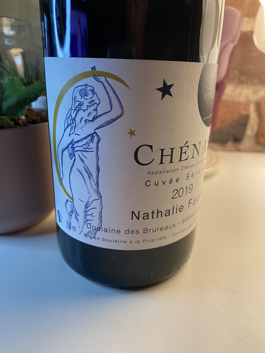 SteveKubota's tweet photo. A couple of #Beaujolais from #Chenas & #Brouilly last night. The Coudert (heel, leftover from Monday) and a new to my shop Fauvin drank wonderfully. The Coudert is my current fav but the Nathalie Fauvin Cuvée Séléné is pushing the envelope for deliciousness and not far behind🍷😎 https://t.co/oDMHsb30z6