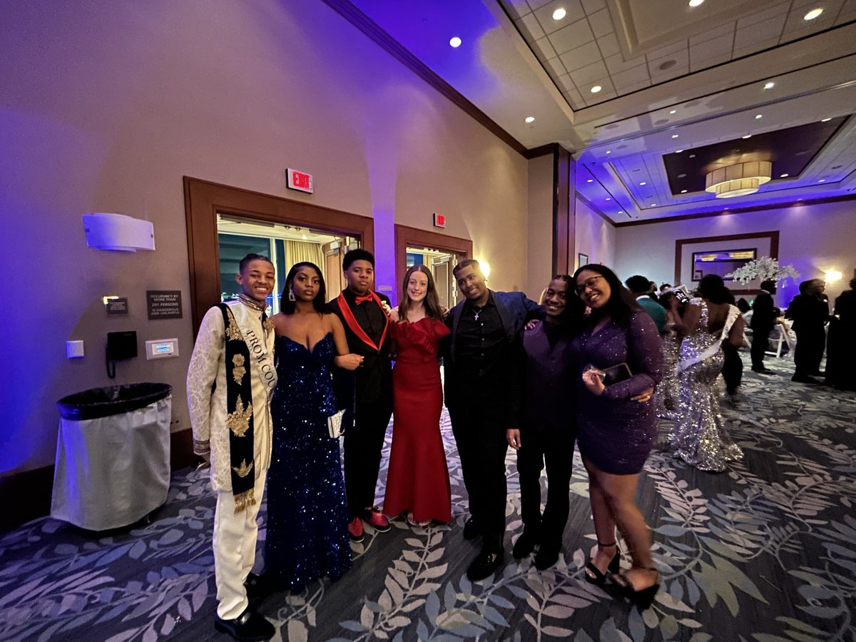 Congratulations to our seniors! Hope you all enjoy and had a safe enchanted night at prom. We love you all and we are very proud of you guys💚