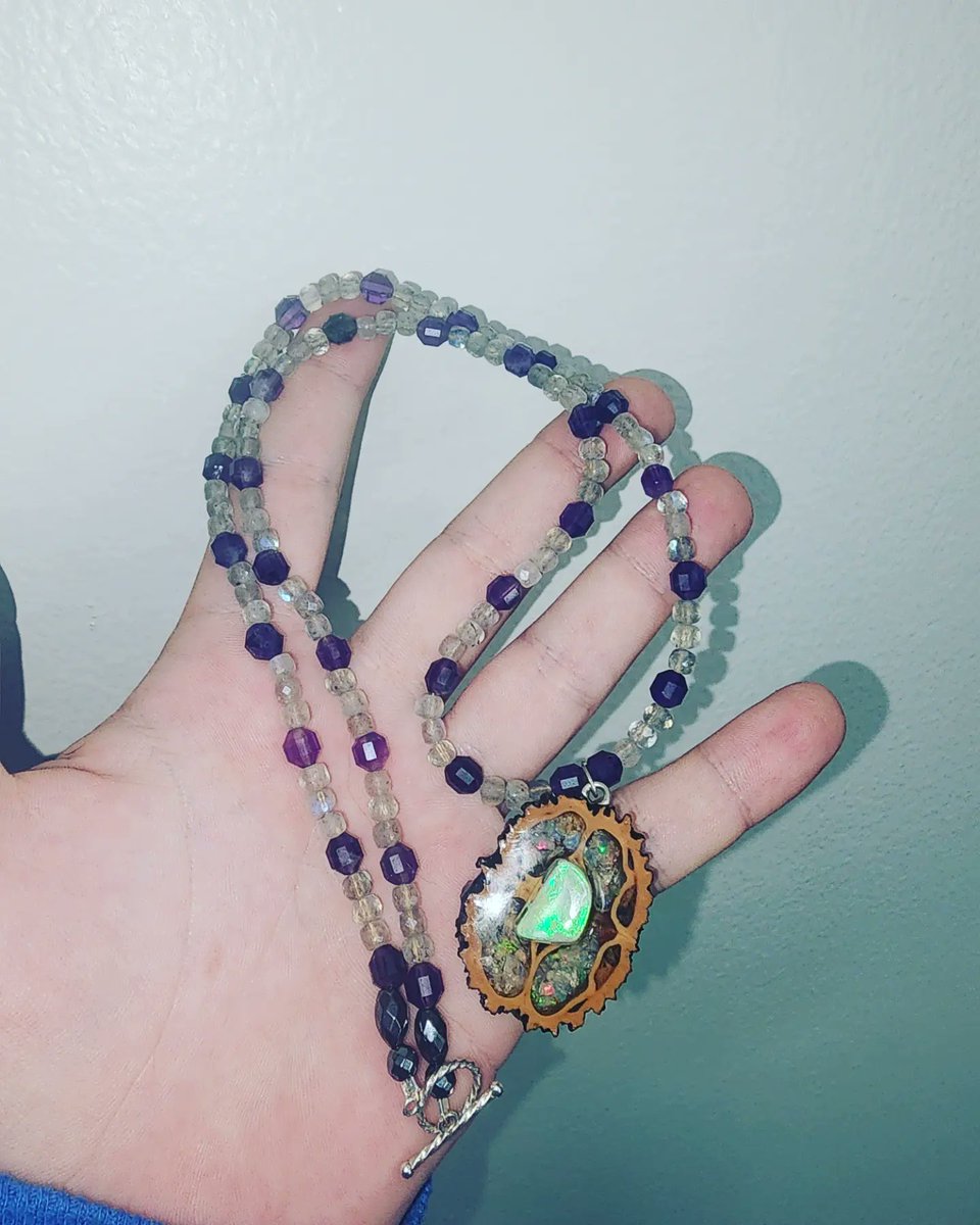 Made this beautiful necklace the other day