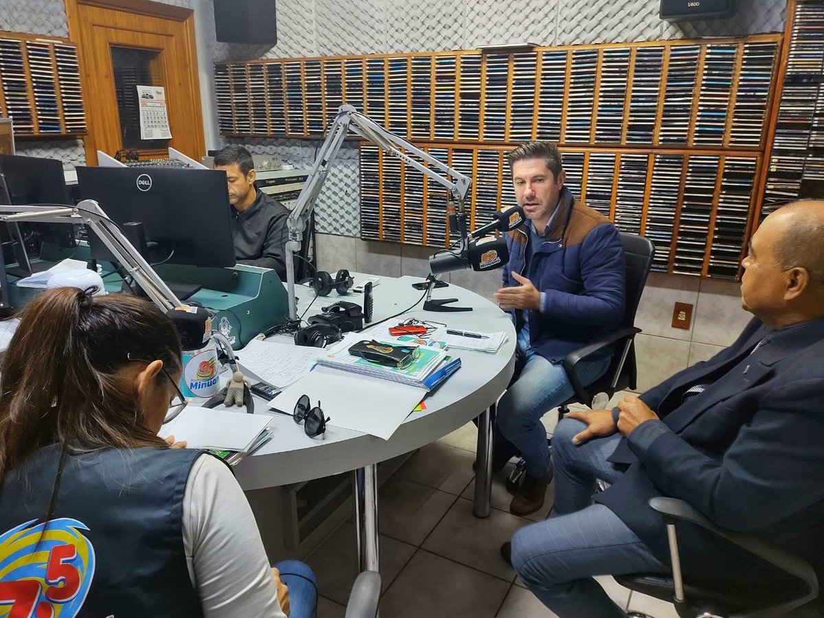 jessetsantos's tweet photo. Entrevista Radio Minuano. https://t.co/yc3cz8pbgH