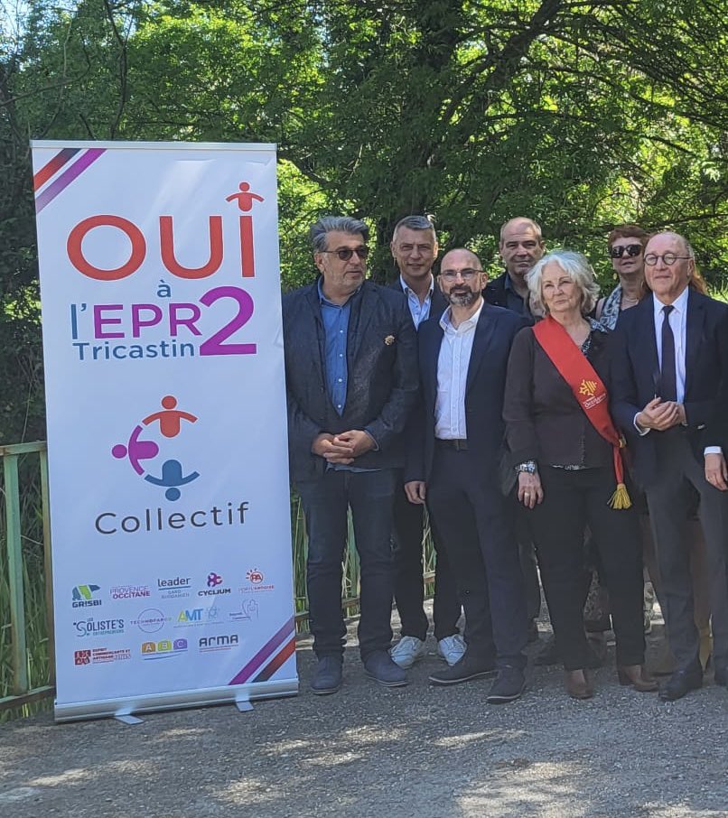 PartiRadicalG30's tweet photo. Nos élus engagés en soutien des réseaux d’entreprise du #GardRhodanien pour l’implantation de l’#EPR2 sur le bassin industriel de #Tricastin #Emplois #Territoires #EnergieDecarbonnée 
📸 @adonad2011 https://t.co/y4f3Oev4d5