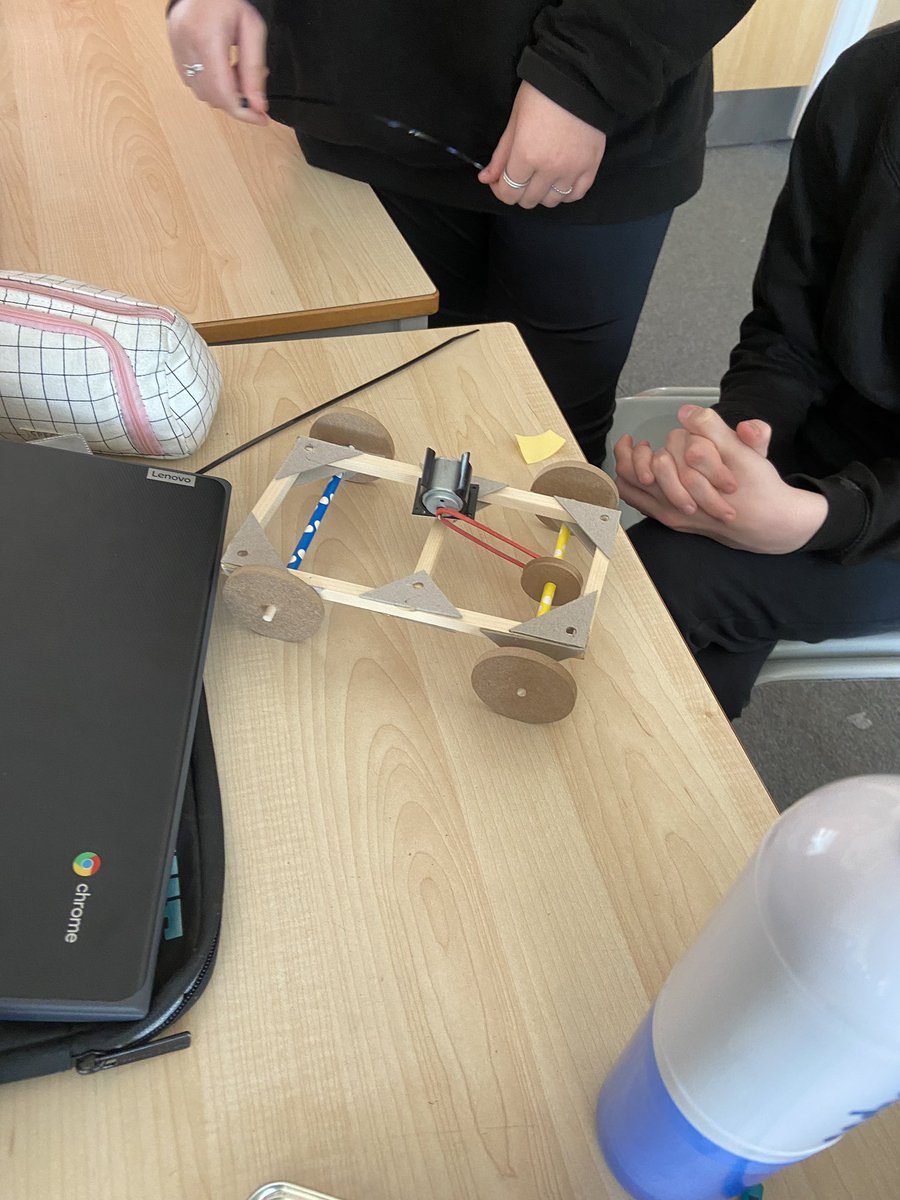 A great afternoon building our mechanical vehicles. A lot of great discussions about safety and risk as well as pulling together our learning about pulleys and levers. @Midlothian_STEM #STEMeducation