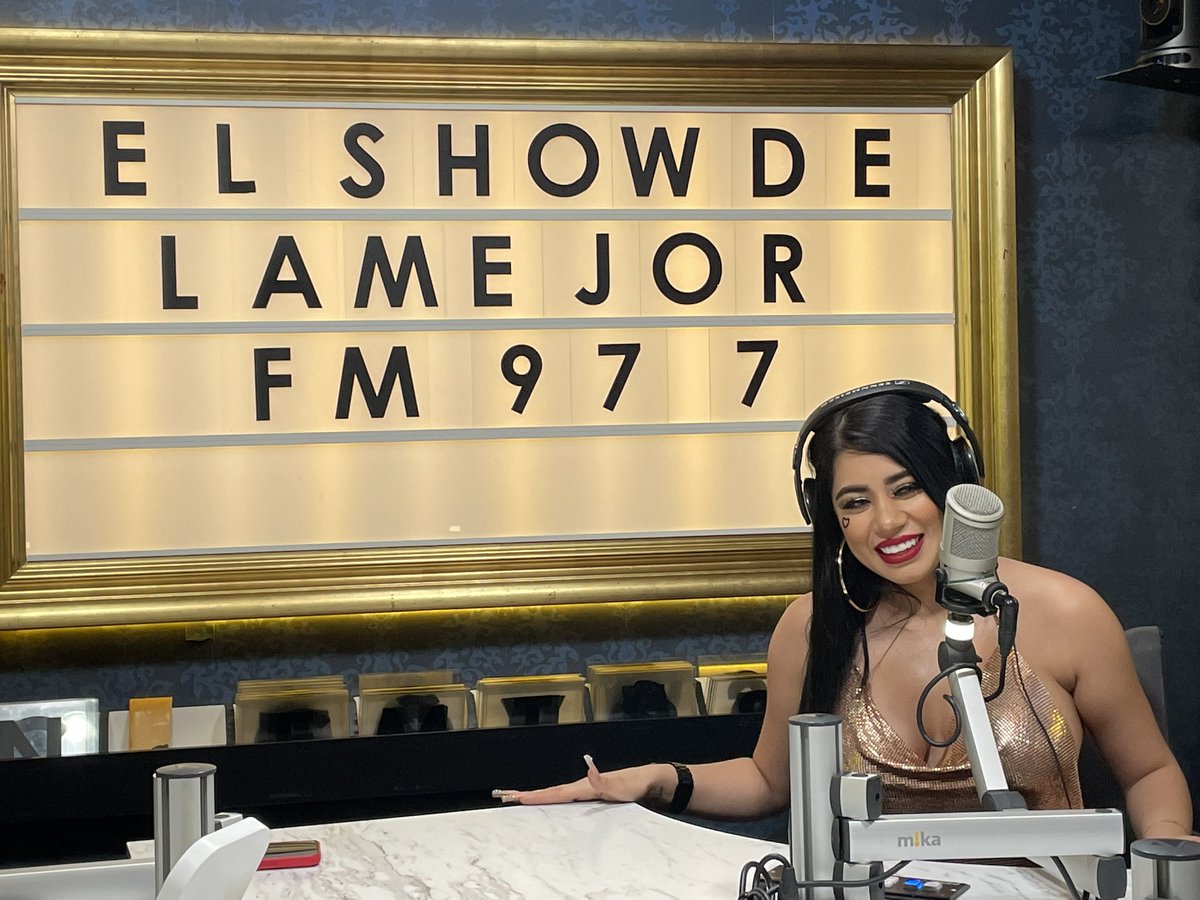 LaMejor's tweet photo. ¡Gracias @Gisellemonts1 y #MichaelG por acompañarnos en #ElShowDeLaMejor!🤩
¿Ya escuchaste su nuevo sencillo #Descontrol?🔥
#AquíNomás 🤠 https://t.co/fXxYvmAyt8