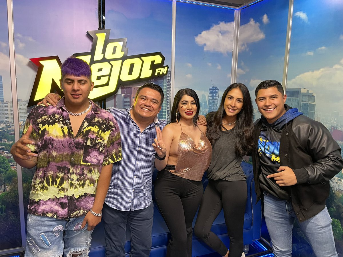 LaMejor's tweet photo. ¡Gracias @Gisellemonts1 y #MichaelG por acompañarnos en #ElShowDeLaMejor!🤩
¿Ya escuchaste su nuevo sencillo #Descontrol?🔥
#AquíNomás 🤠 https://t.co/fXxYvmAyt8