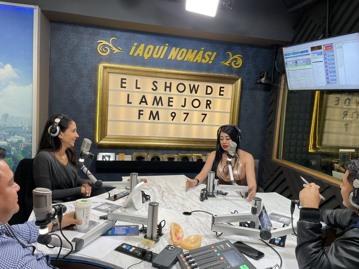 LaMejor's tweet photo. ¡Gracias @Gisellemonts1 y #MichaelG por acompañarnos en #ElShowDeLaMejor!🤩
¿Ya escuchaste su nuevo sencillo #Descontrol?🔥
#AquíNomás 🤠 https://t.co/fXxYvmAyt8