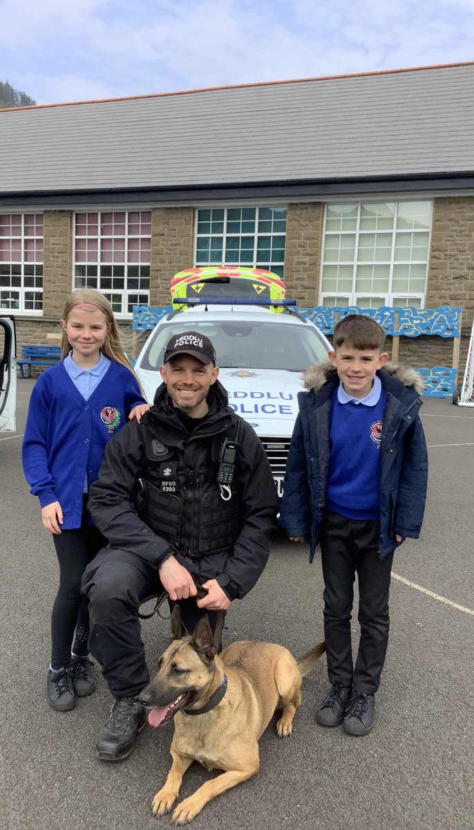 Ynysddu Primary (@ynysdduprimary) on Twitter photo A massive thank you to PC Andrews & PD Kona for their visit this morning. Pupils & staff loved seeing the demonstrations and finding out all about their role ~ diolch yn fawr iawn ๐ <a href="/gwentpolice/">Gwent Police</a> A massive thank you to PC Andrews & PD Kona for their visit this morning. Pupils & staff loved seeing the demonstrations and finding out all about their role ~ diolch yn fawr iawn ๐ <a href="/gwentpolice/">Gwent Police</a>