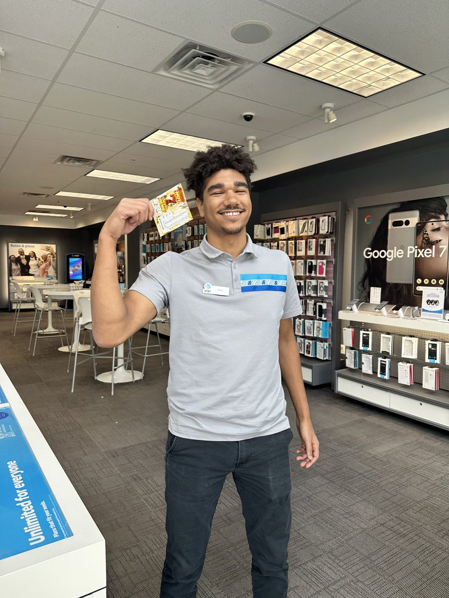 The Easter egg spiffys are paying off this month at Beltline! Jadon earned a lottery ticket and and won a hundred bucks! It pays to sell entertainment! #MIchelINWolfpack #Bonuscash
@WolfpackGLM <a href="/TheoAlexander11/">Theo Alexander</a> <a href="/GreaterLakesMkt/">Greater Lakes Market 🌊</a>
